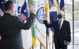 Alejandro Mayorkas tomó juramento como nuevo Secretario de Seguridad Nacional del Departamento de Homeland Security de los EE.UU.