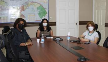 En la foto las Sras. Tayra Barsallo, Directora General de la Autoridad Nacional de Aduanas de Panamá, Giomar González, Directora Ejecutiva de BASC Panamá y Dianela Zachrisson, Coordinadora de medios de Comunicación BASC Panamá